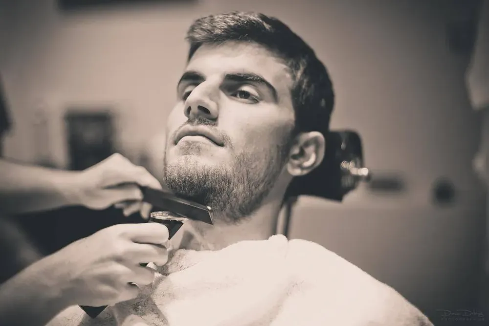 L'homme et sa barbe